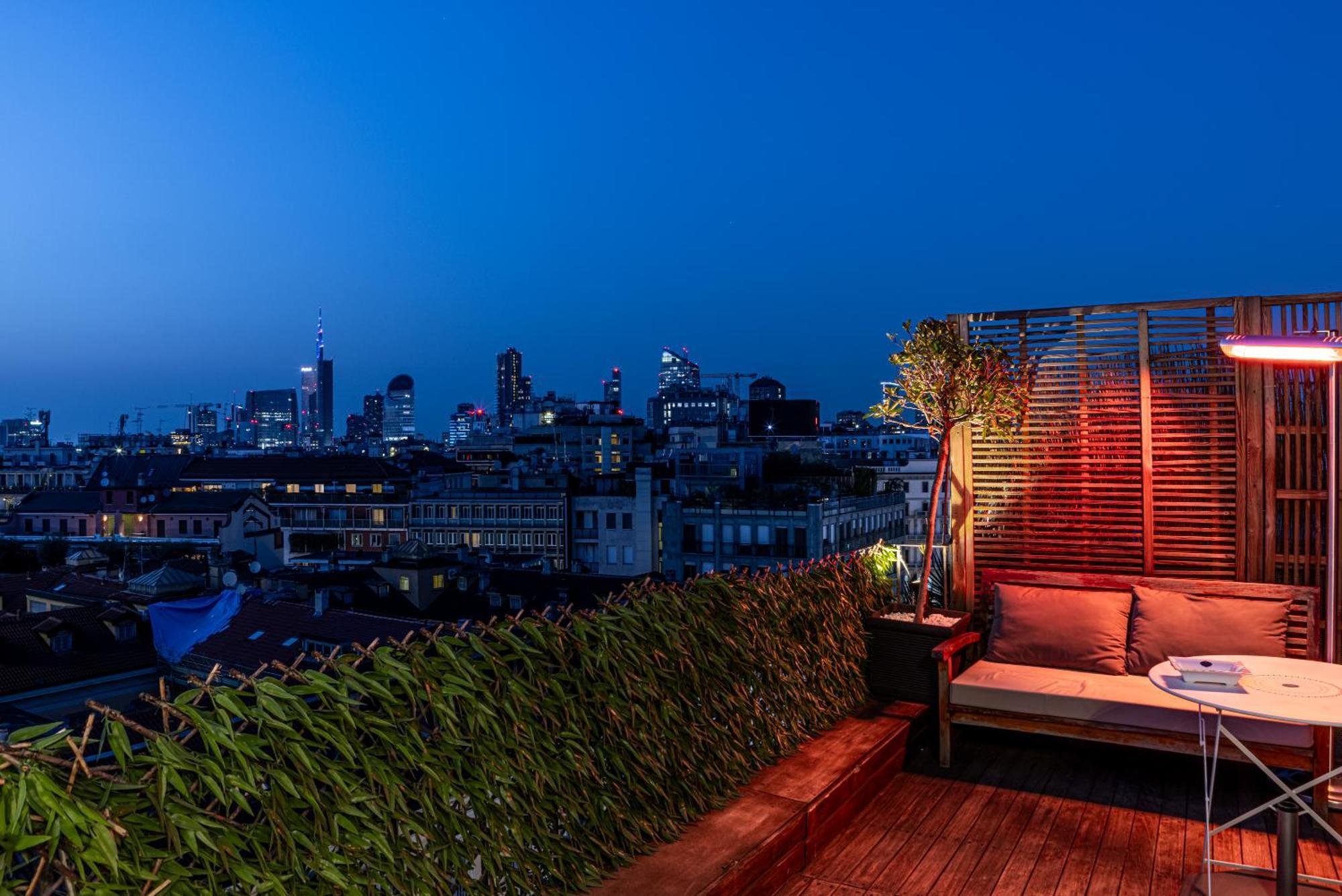 Luxury Penthouse With Jacuzzi & 360 View Rooftop Apartment *