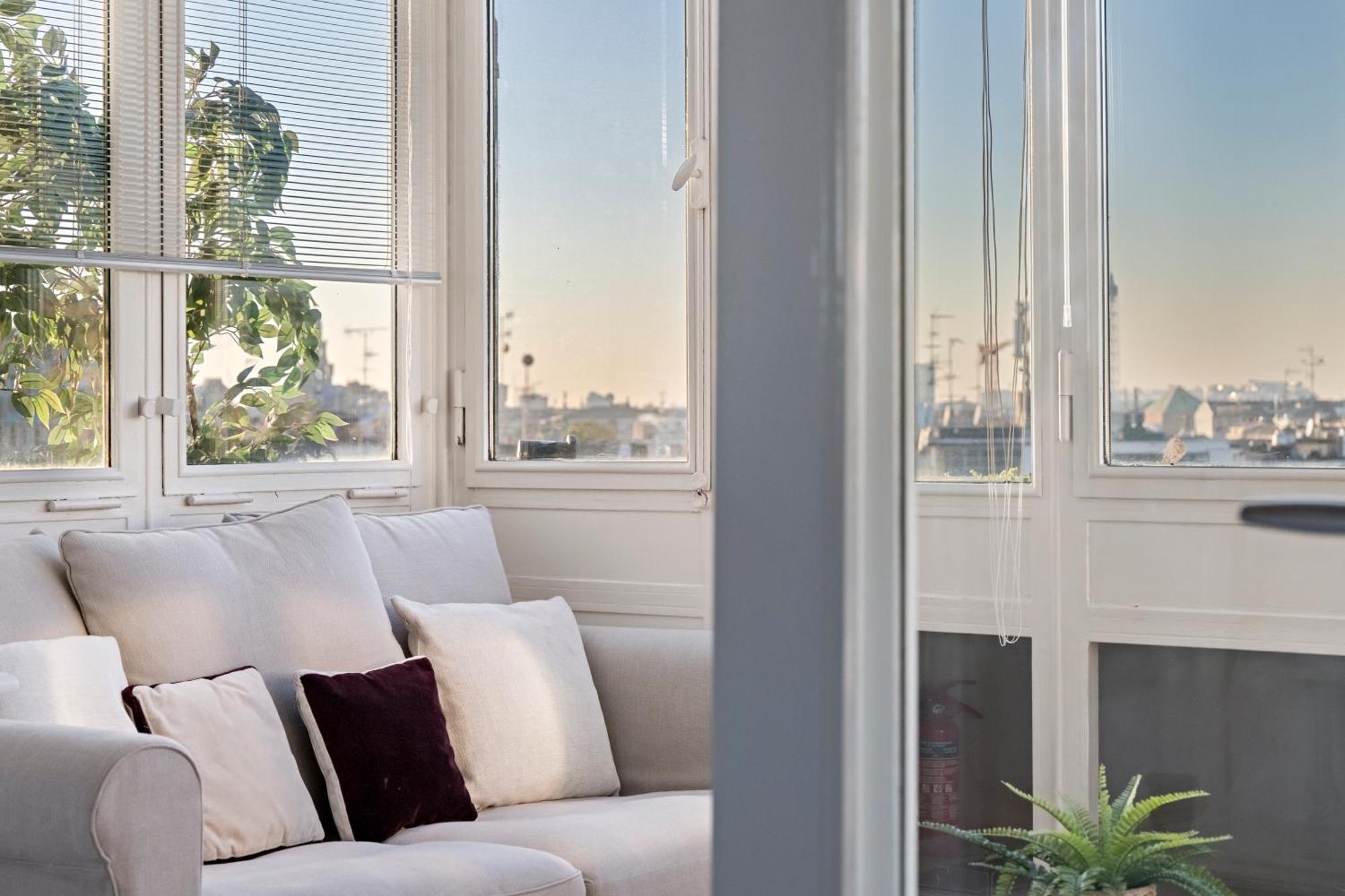 Luxury Penthouse With Jacuzzi & 360 View Rooftop Apartment