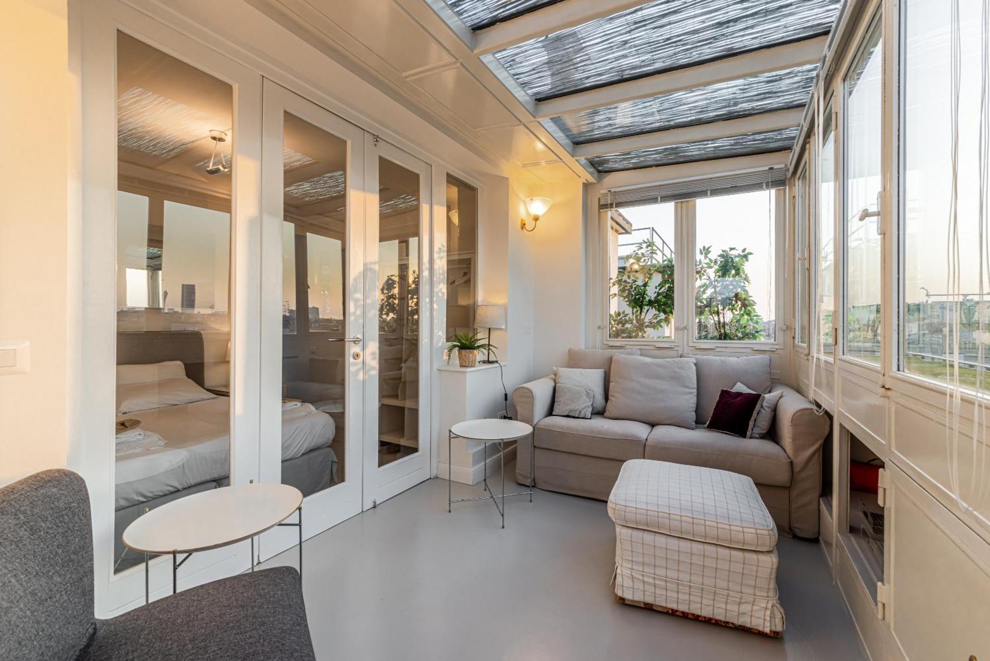 Luxury Penthouse With Jacuzzi & 360 View Rooftop Apartment *