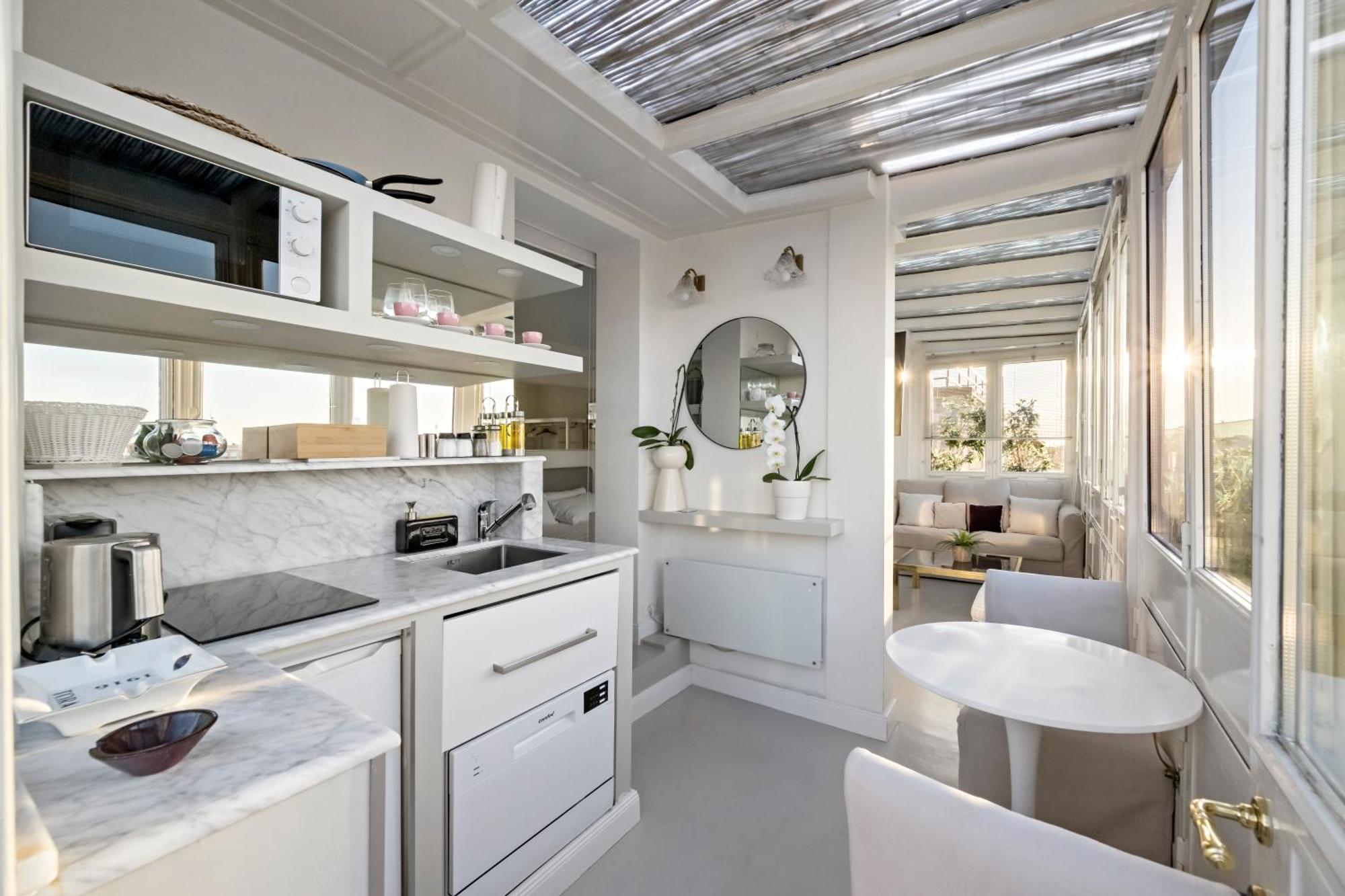 Luxury Penthouse With Jacuzzi & 360 View Rooftop Apartment