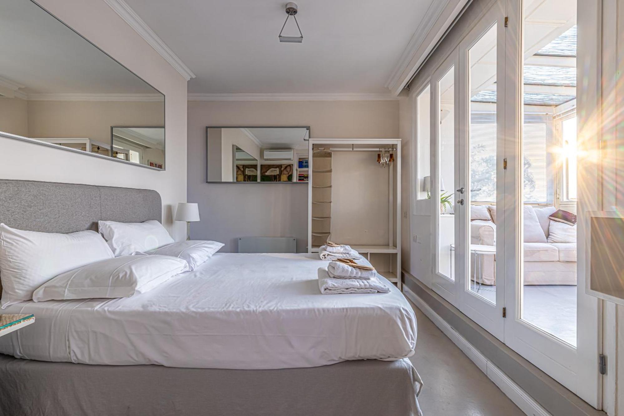 Luxury Penthouse With Jacuzzi & 360 View Rooftop Apartment