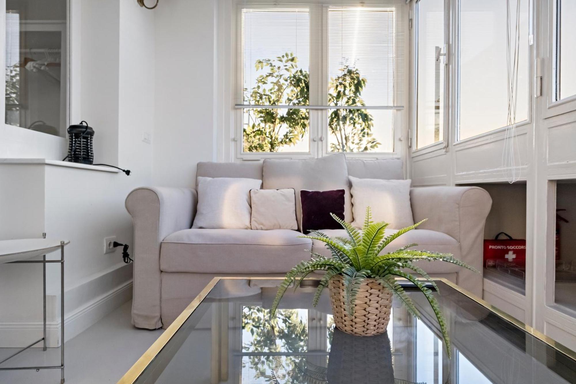 Luxury Penthouse With Jacuzzi & 360 View Rooftop Apartment *